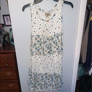 Sleeveless dress